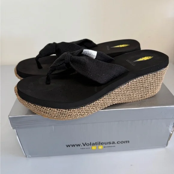 volatile Women’s Tulane wedge sandals 10 Black - Picture 1 of 7